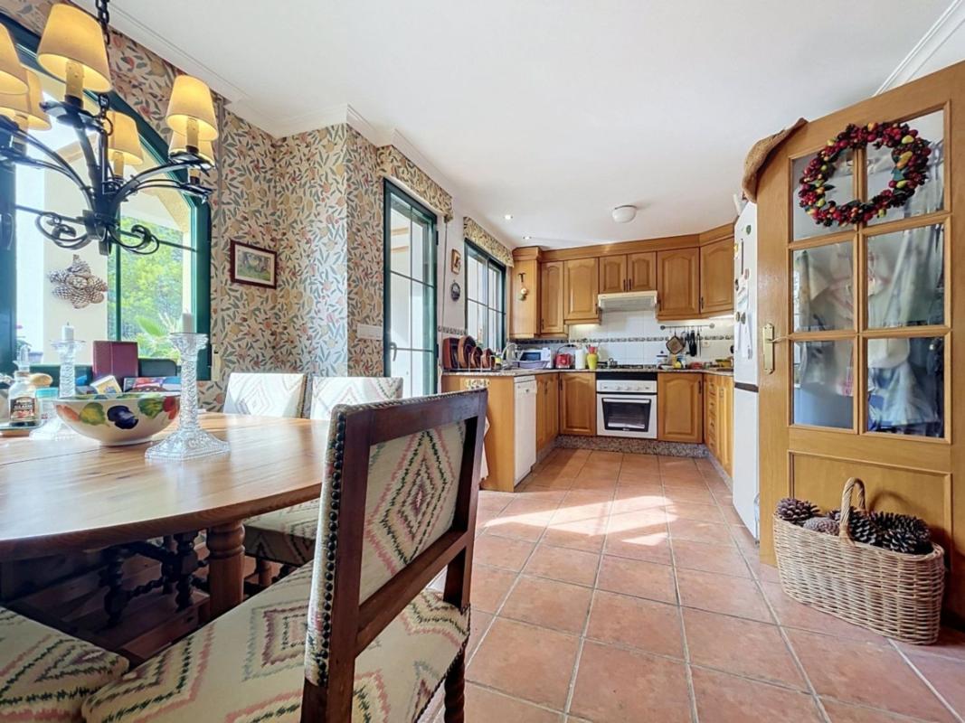 Properties for sale and rent in Spain photo 4