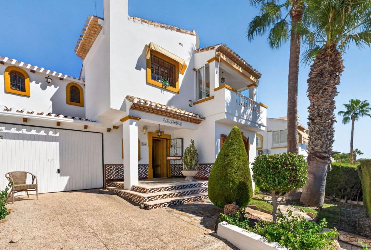 Venta de chalet independiente en Casa o chalet en Calle Fernandez Caballero s/n, Villamartín, Orihuela, Orihuela
photo 3