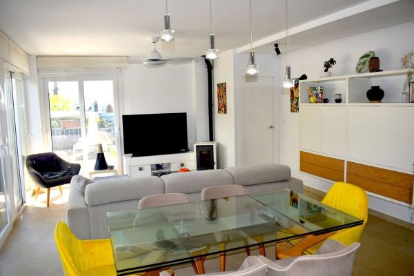 Частный шале на продаже в  Casa o chalet en Jacarilla, Хаkarilla photo 4