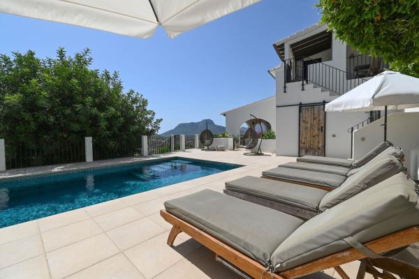 Chalet independiente en venta en Casa o chalet en Cala Advocat - Baladrar, Benissa, Benissa
 photo 4