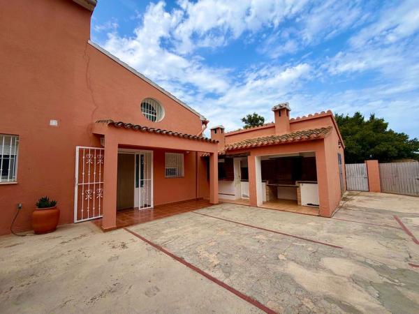 Chalet wolnostojący na sprzedaż w Casa o chalet en La Pedrera-Vessanes, Denia, Dénia photo 1