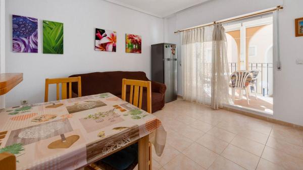 Частный шале на продаже в Casa o chalet en La Veleta, Torrevieja, Торревьеха photo 1