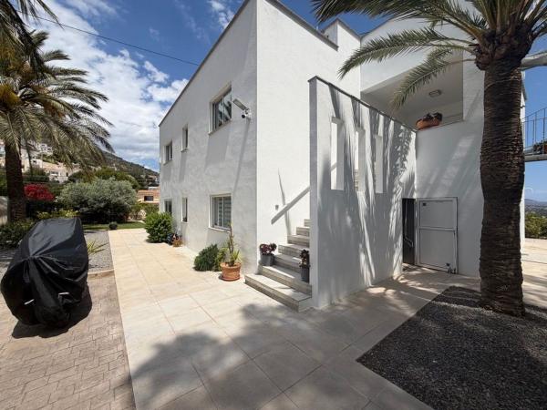Independent chalet for sale in Casa o chalet en Gargasindi, Calpe, Calpe
thumbnail 2