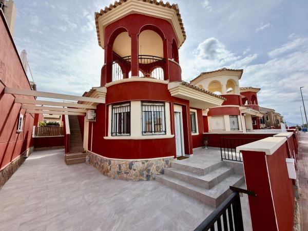 Independent chalet for sale in Casa o chalet en Daya Nueva, Daya Nueva
photo 1