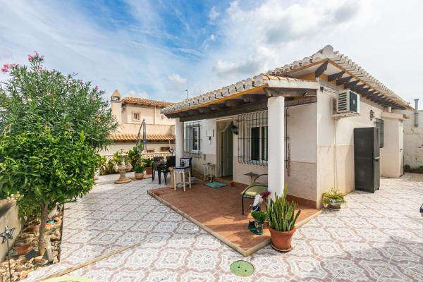 Chalet pareado en Los Balcones - Los Altos del Edén, Torrevieja photo 1