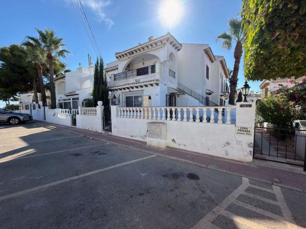Sale of flat in Piso en Aguas Nuevas, Torrevieja, Torrevieja
photo 1