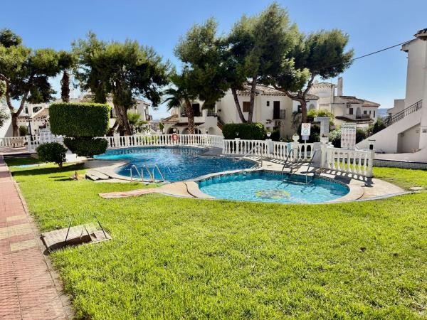 Sale of flat in Piso en Aguas Nuevas, Torrevieja, Torrevieja
thumbnail 2