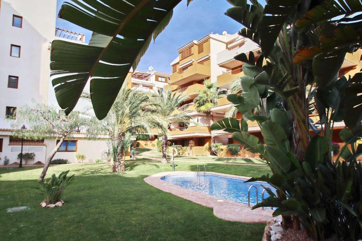 Venta de piso en Piso en Avenida de las Olas, Punta Prima, Torrevieja, Torrevieja
photo 2