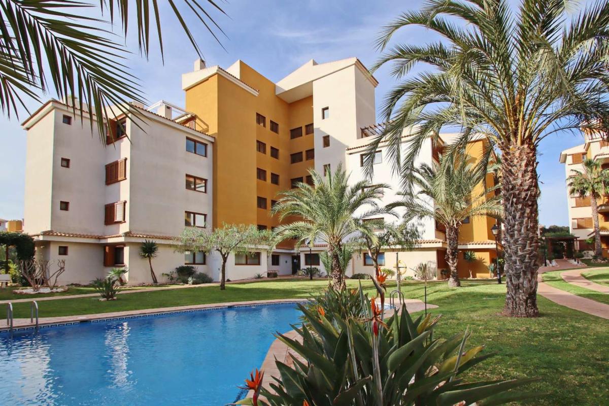 Venta de piso en Piso en Avenida de las Olas, Punta Prima, Torrevieja, Torrevieja
photo 3