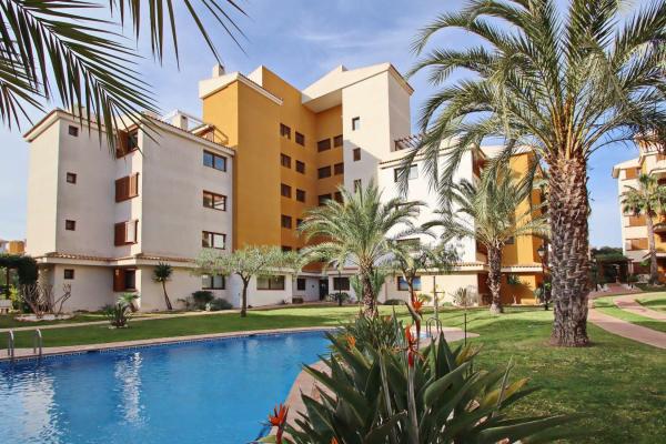 Sale of flat in Piso en Avenida de las Olas, Punta Prima, Torrevieja, Torrevieja
thumbnail 3