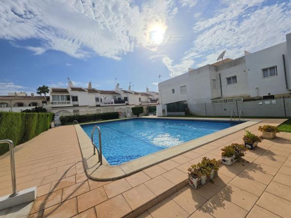 Продажа квартиры на Piso en Calle Pablo Picasso, La Siesta - El Salado - Torreta, Torrevieja, Торревьеха
thumbnail 2