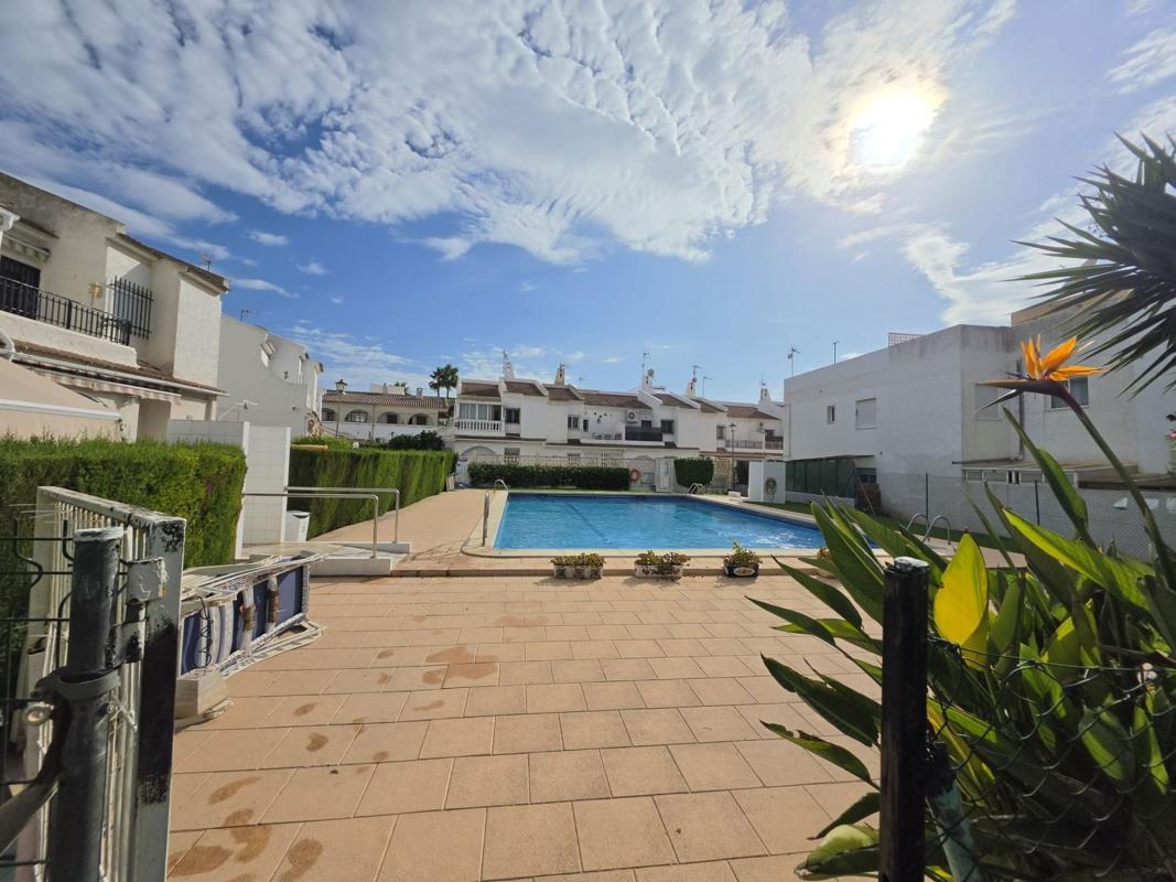 Продажа квартиры на Piso en Calle Pablo Picasso, La Siesta - El Salado - Torreta, Torrevieja, Торревьеха
photo 3