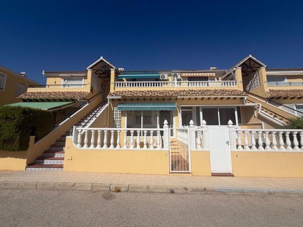 Продажа квартиры на Piso en Calle los Cerezos, Las Filipinas, Orihuela, Ориуэла
 photo 1