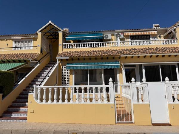 Продажа квартиры на Piso en Calle los Cerezos, Las Filipinas, Orihuela, Ориуэла
 photo 2