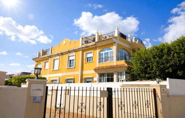 Аттик на продажу в  Ático en Calle Cabo Formentor, Lomas de Cabo Roig, Orihuela, Ориуэла photo 1