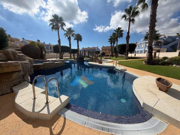Аттик на продажу в  Ático en Calle Cabo Formentor, Lomas de Cabo Roig, Orihuela, Ориуэла photo 2