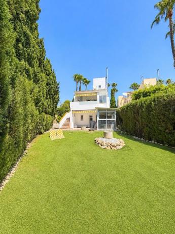 Chalet independiente en venta en Casa o chalet en Calle Amadeo Vives, Villamartín, Orihuela, Orihuela
 photo 1