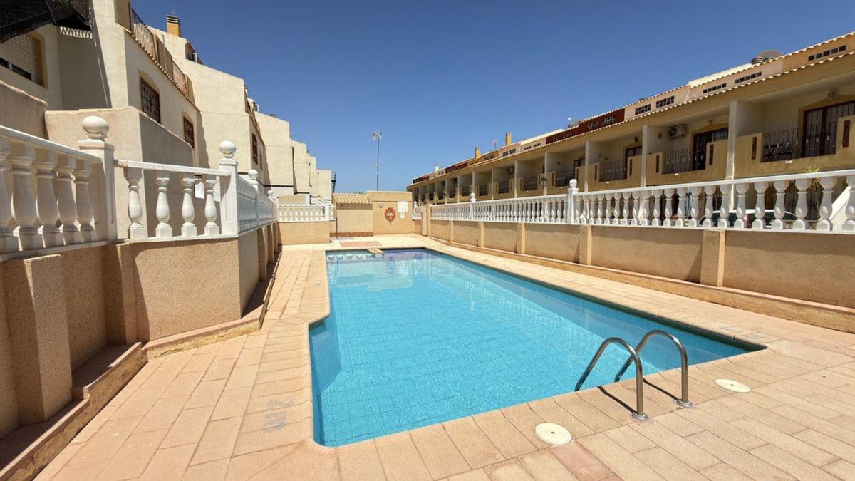 Venta de chalet independiente en Casa o chalet en Calle de las Amapolas, La Regia, Orihuela, Orihuela
photo 4