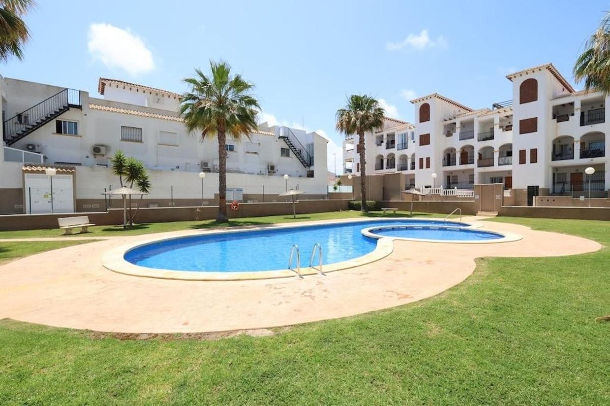 Venta de chalet independiente en Casa o chalet en Calle Abdelacies, Los Balcones y los Altos, Orihuela, Orihuela
photo 2