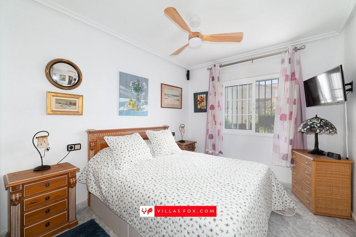 Продажа отдельного шале в Casa o chalet en Calle Murcia, Ciudad de las Comunicaciones, San Miguel de Salinas, Сан-Мигель-де-Салинас photo 3