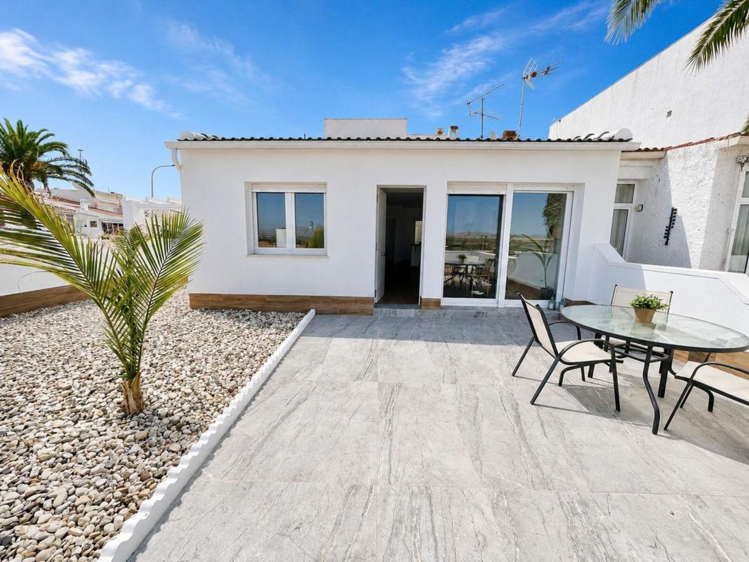 Продажа отдельного шале в Casa o chalet en Calle Daya Vieja, Centro, Rojales, Рохалес photo 2