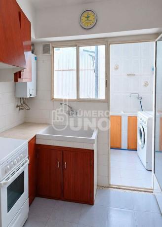 Квартира на продажу на  Piso en Barri Eixample, Alcoy / Alcoi, Алкой photo 1
