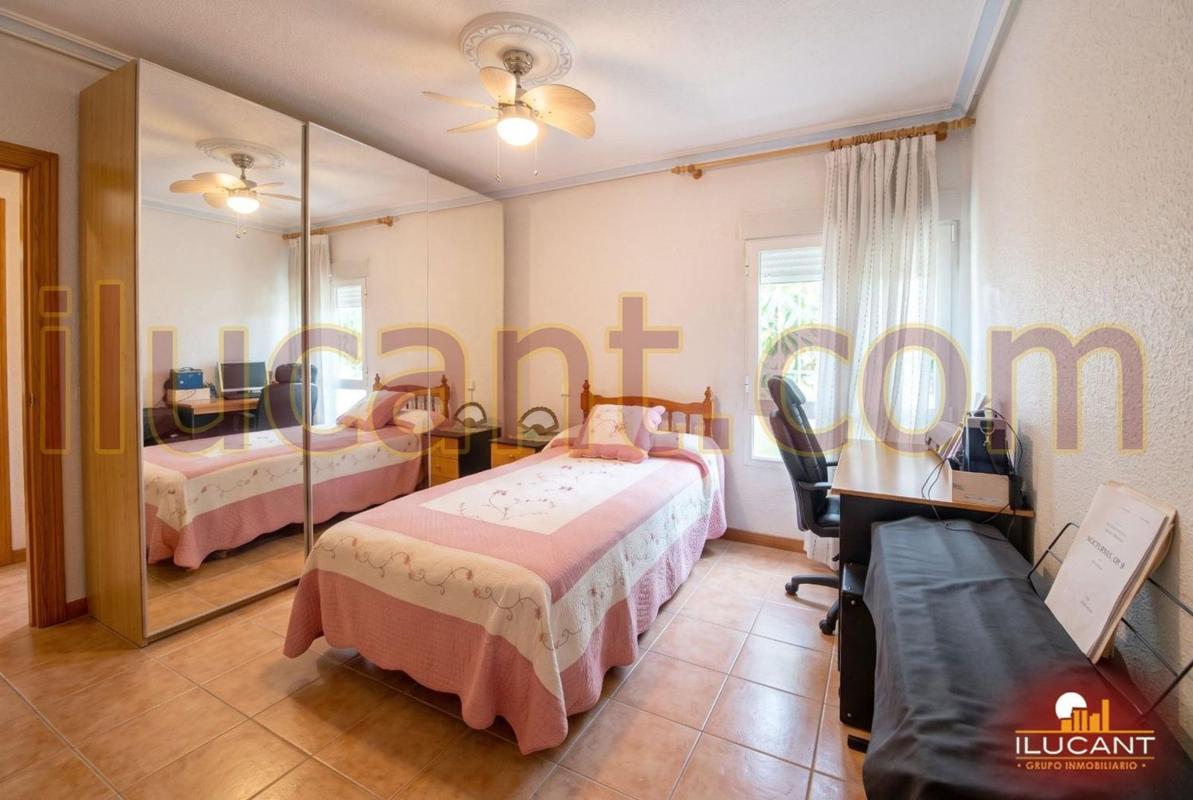 Sale of apartment in Piso en Juan XXIII, Alicante / Alacant, Alicante
photo 5