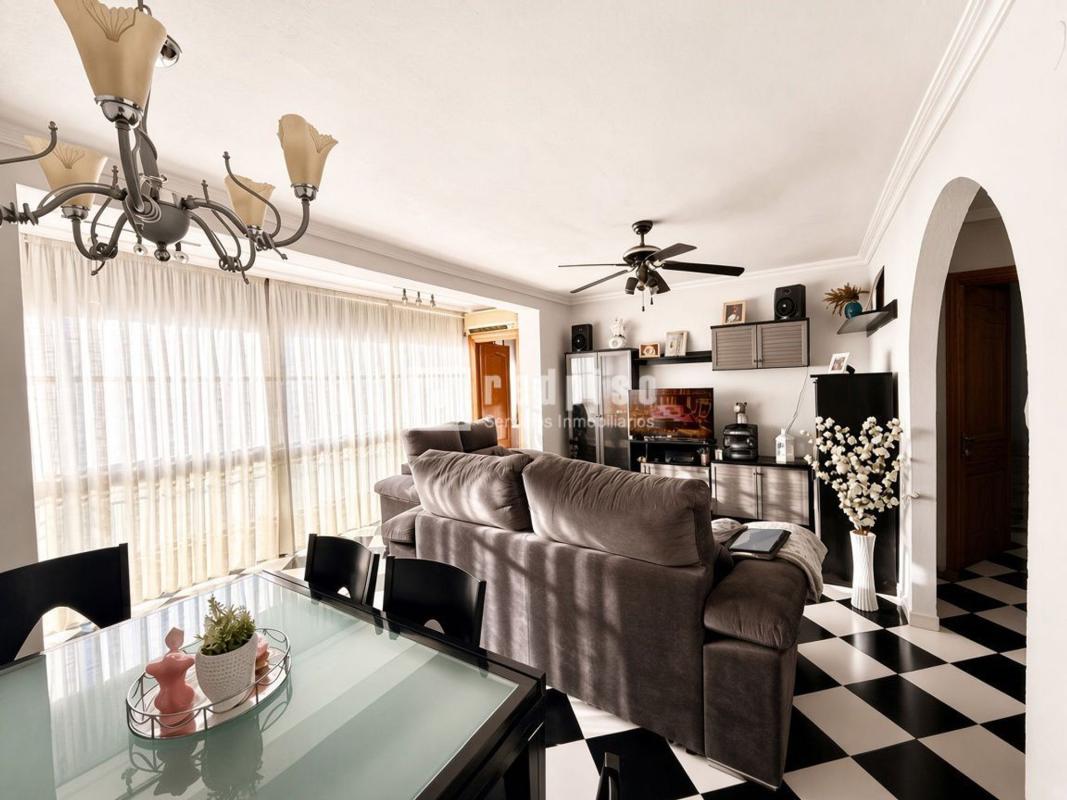 Продажа пентхауса на  Ático en Calle Renato Bardín, Alipark, Alicante / Alacant, Аликанте / Алакант photo 2