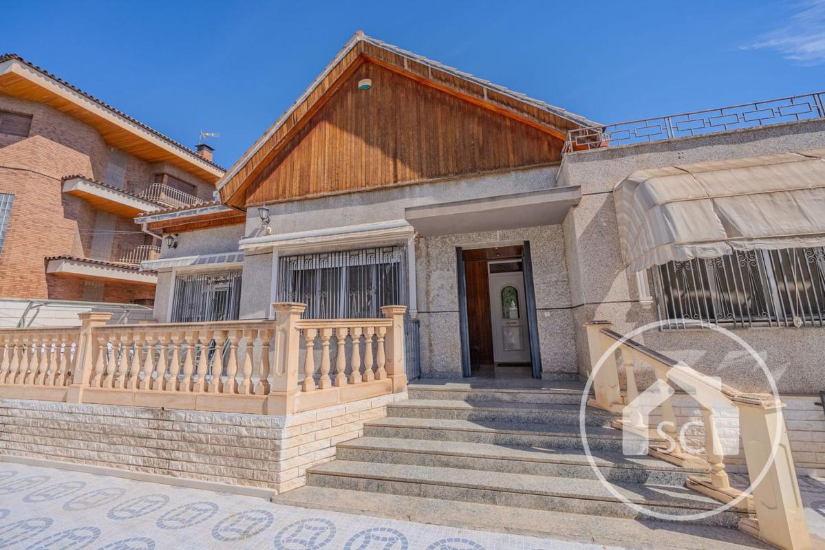 Properties for sale and rent in Spain photo 1
