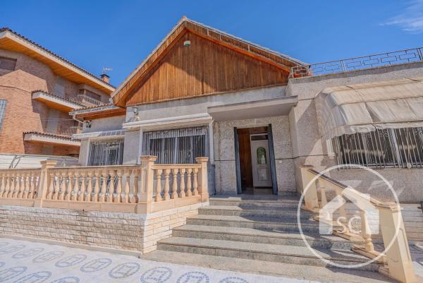Casa o chalet independiente en Avenida de los Eucaliptus, Ciudad Vergel, Elda photo 1