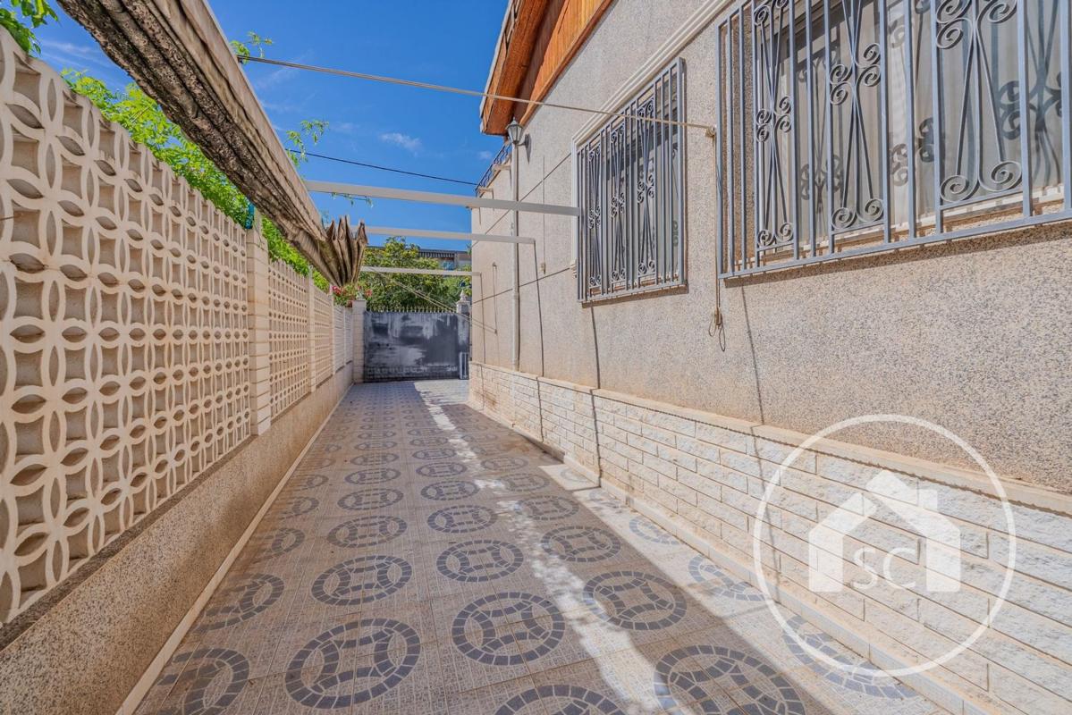 Properties for sale and rent in Spain photo 4