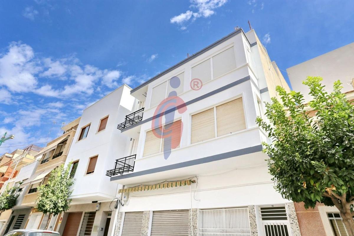 Продажа квартиры на Piso en Calle Luis Rivera, 19, Zona Pueblo, Guardamar del Segura, Гуардамар-дель-Сегура
photo 1