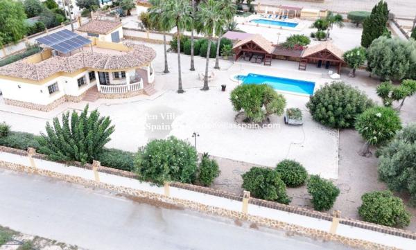 Casa o chalet independiente en Calle Santa Águeda, Catral photo 1
