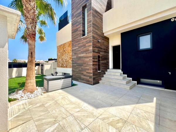 Chalet independiente en venta en Casa o chalet en Calle Cabo Ortegal, Lomas de Cabo Roig, Orihuela, Orihuela
 photo 2