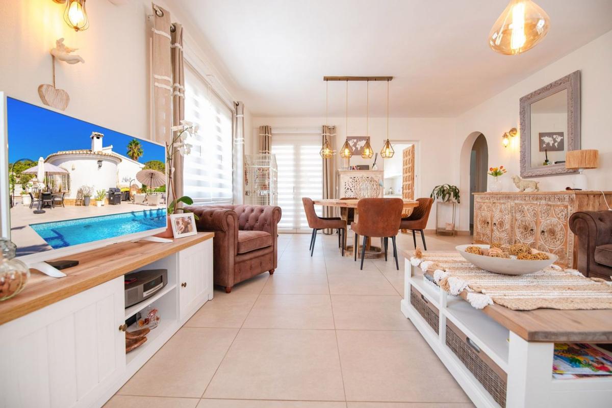 Sprzedaż niezależnego domku jednorodzinnego w Casa o chalet en Avenida del Mediterrani, Cala Advocat - Baladrar, Benissa, Benissa photo 5