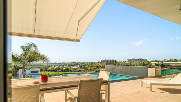 Chalet independiente en venta en Casa o chalet en Calle Bonalba, Las Colinas Golf, Orihuela, Orihuela
 photo 3