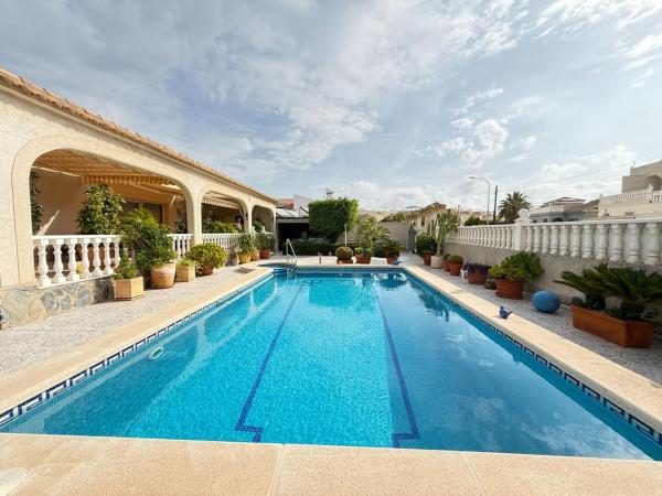 Casa o chalet independiente en La Siesta - El Salado - Torreta, Torrevieja thumbnail 2