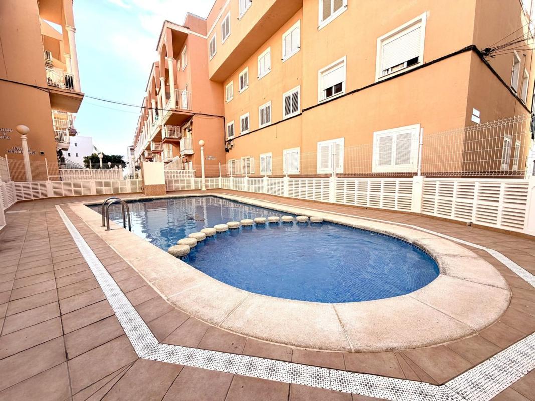 Sprzedaż mieszkania w Piso en Calle Emperadores, Gaspar Perrelló, Torrevieja, Torrevieja
photo 1