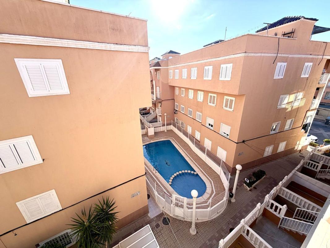 Sprzedaż mieszkania w Piso en Calle Emperadores, Gaspar Perrelló, Torrevieja, Torrevieja
photo 2