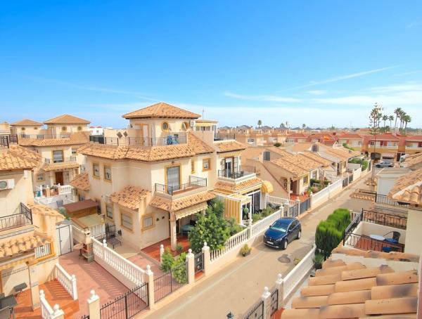Chalet adosado en Calle Cuarzo, La Regia, Orihuela photo 1