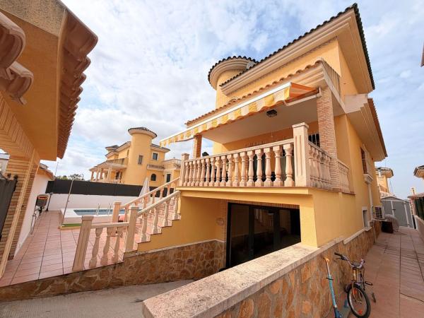 Casa o chalet independiente en Calle Bosnia, Algorfa thumbnail 2