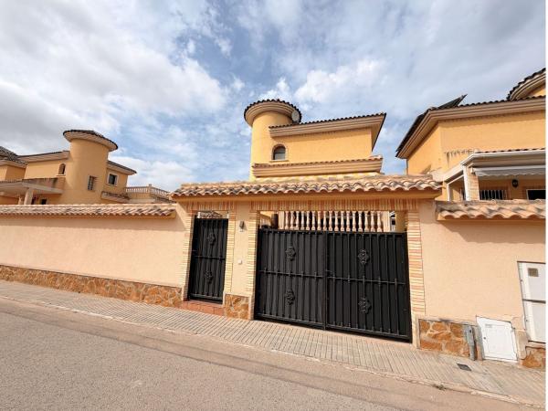 Casa o chalet independiente en Calle Bosnia, Algorfa photo 4