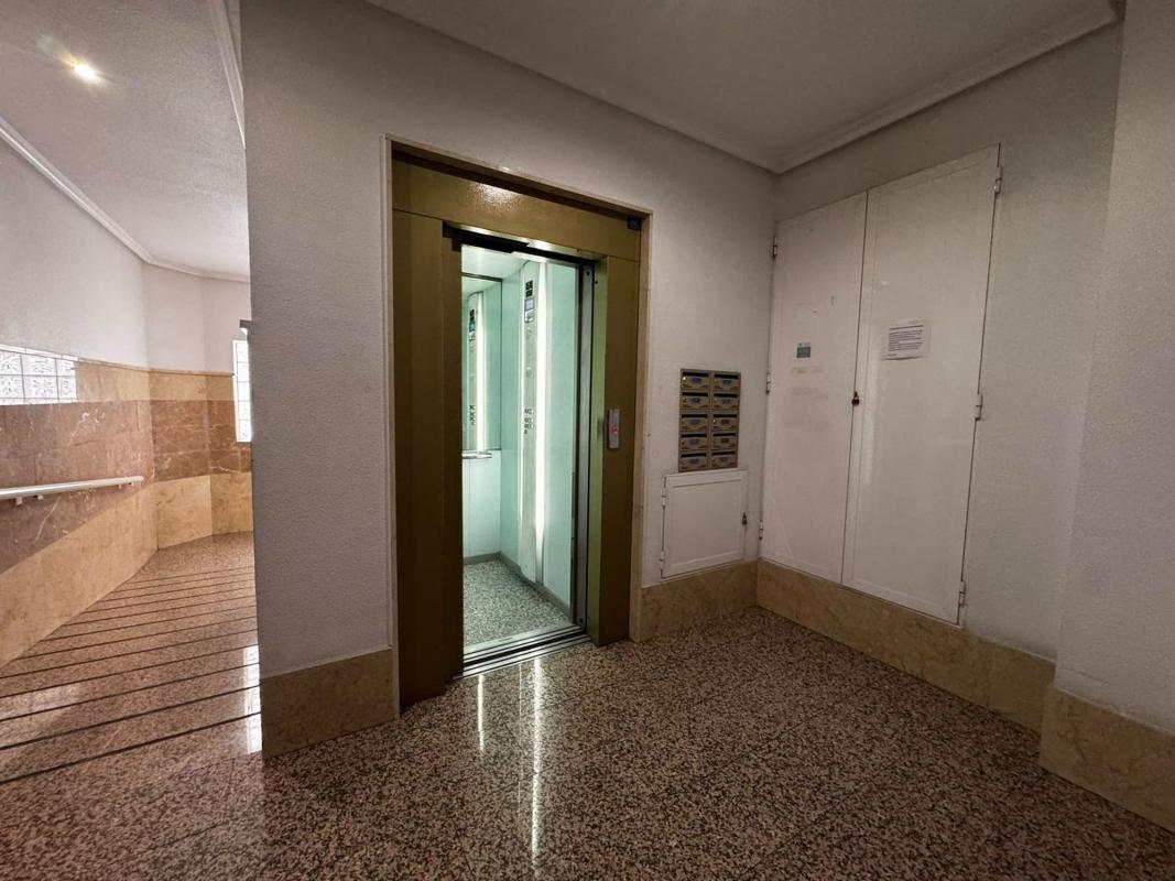 Sale of apartment in Piso en Pascual Fernandez Palazon, 3, Carrús Oeste, Elche / Elx, Elche / Elx
photo 2