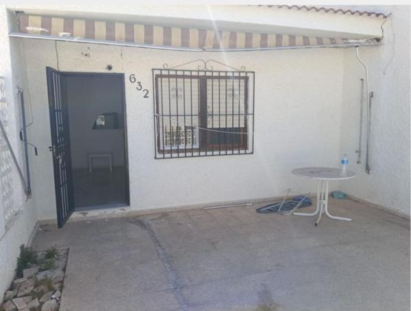 Chalet adosado en Urbanización Punta Víbora 3 s/n, La Siesta - El Salado - Torreta, Torrevieja thumbnail 3