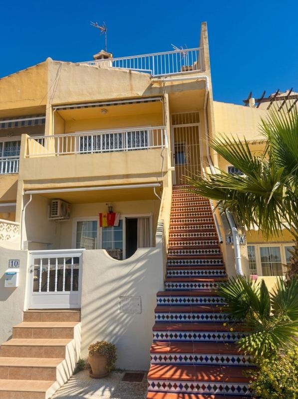Sprzedaż mieszkania w Piso en Calle Narváez, La Veleta, Torrevieja, Torrevieja
photo 1