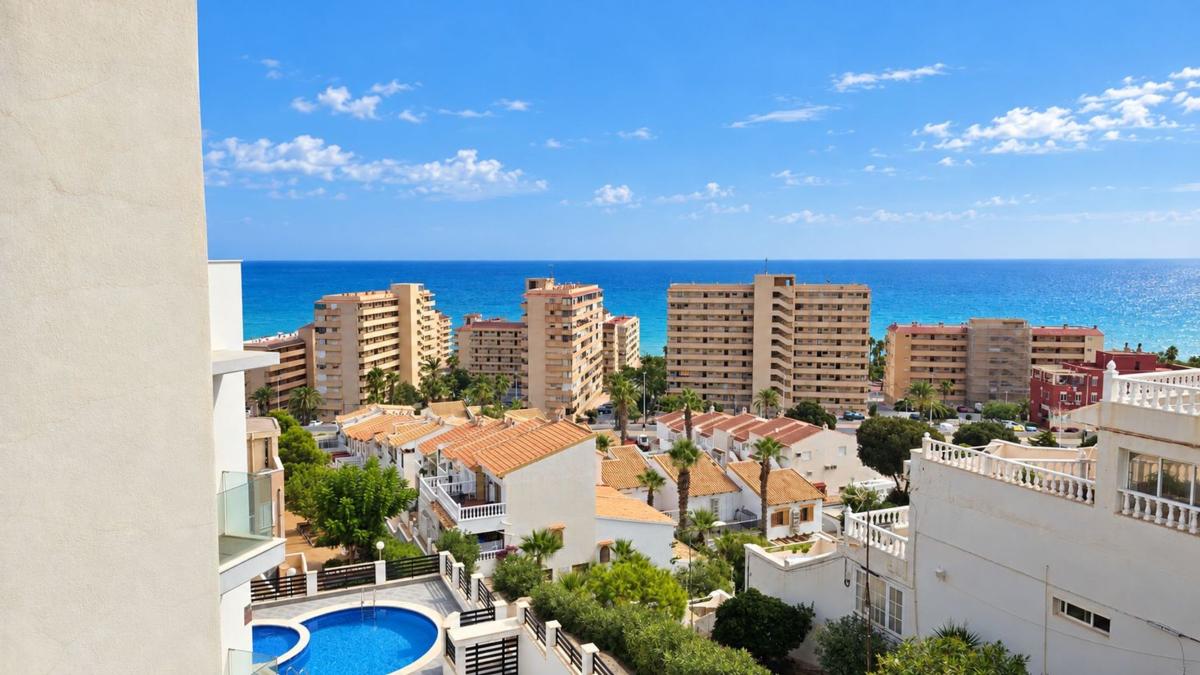 Venta de piso en Piso en Castellon, 13, Cabo Cervera, Torrevieja, Torrevieja
photo 3