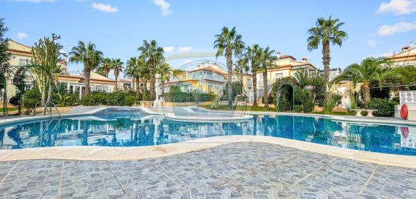 Venta de piso en Piso en Calle la Sagra, 53, Los Balcones - Los Altos del Edén, Torrevieja, Torrevieja
 photo 2