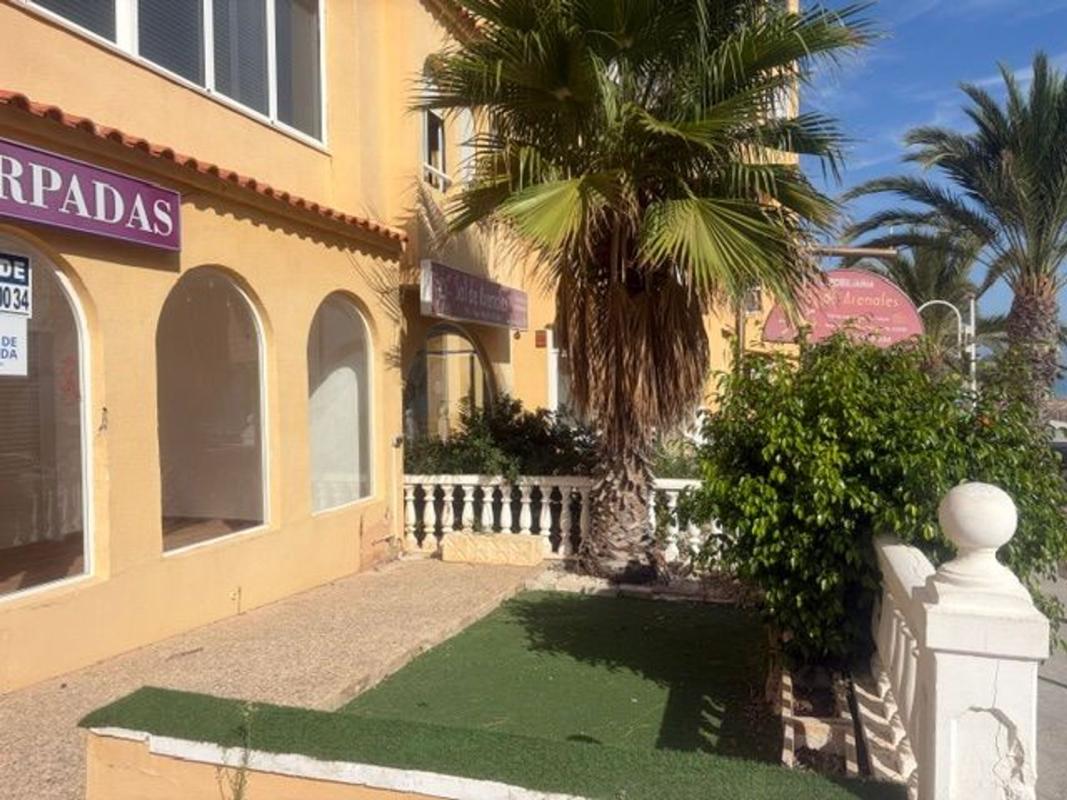 Sprzedaż mieszkania w Piso en Avenida San Bartolome Tir, 22, Arenales del Sol, Elche / Elx, Elche / Elx
photo 1