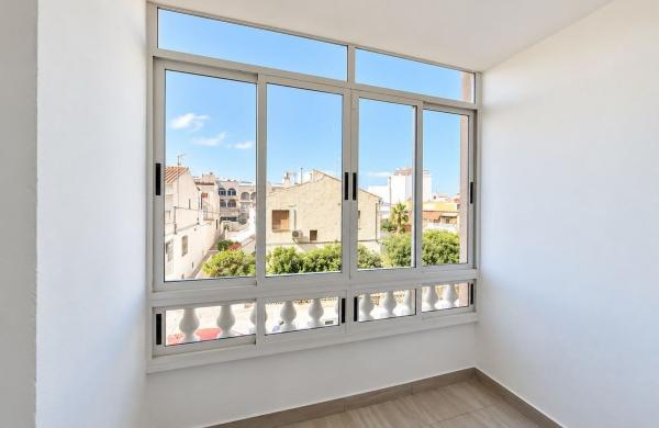 Продажа квартиры на Piso en Calle Galeón, Avenida Habaneras - Curva de Palangre, Torrevieja, Торревьеха
thumbnail 3