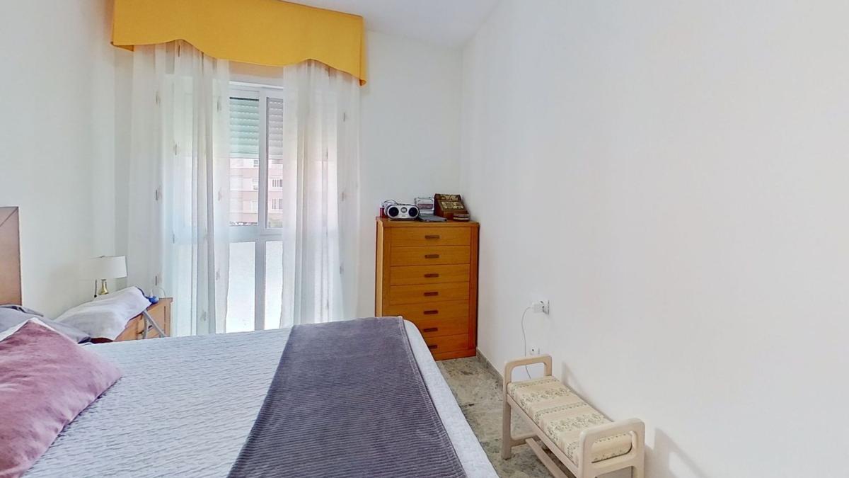 Sale of apartment in Piso en Calle Doctor Ángel Tello Ortiz, Garbinet - Parque de las Avenidas, Alicante / Alacant, Alicante
photo 2